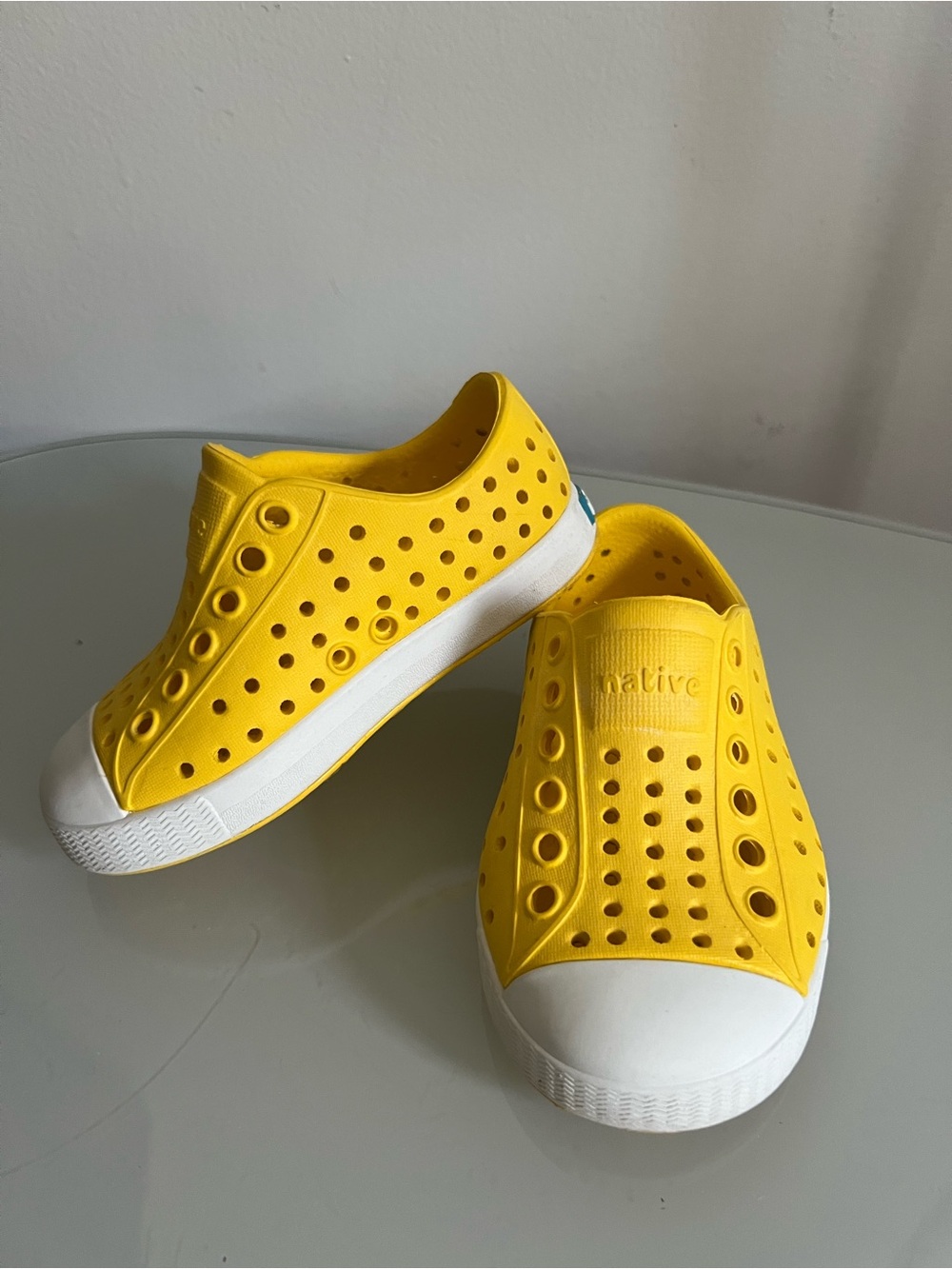 Native Jefferson Yellow & White Slip-Ons, 5c